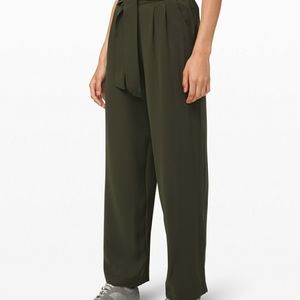 Lululemon Noir Pant olive *woven